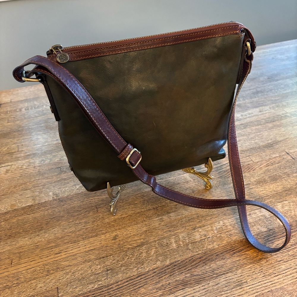 D & D Firenze Leather Dark Green/ Olive Crossbody/Shoulder Bag w/Brown Trim - Picture 6 of 15